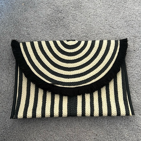 Clutch - Picture 1 of 3